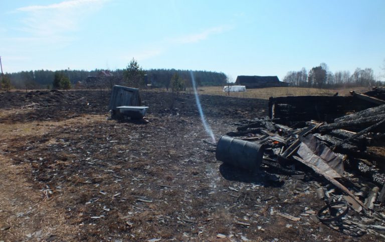 Vilniaus apskrityje dėl padegtos žolės per parą sudegė 12 pastatų