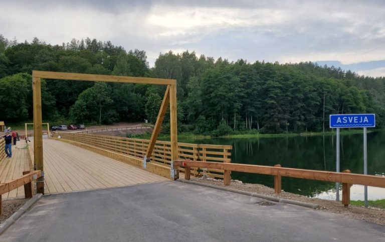 Baigė Asvejos medinio tilto remontą