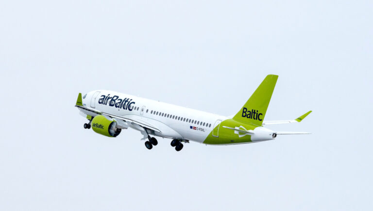 Oro linijų bendrovė „airBaltic“ prideda daugiau skrydžių iš Vilniaus artėjančią žiemą ir vasarą