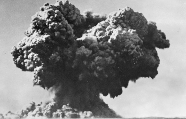 Atominės bombos sprogimo keliami pavojai: patarimai, kaip elgtis