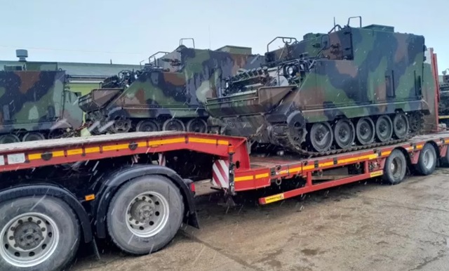 Lietuva toliau teikia nenutrūkstamą karinę paramą Ukrainai – kariaujančiai šaliai atgabenti šarvuočiai M577